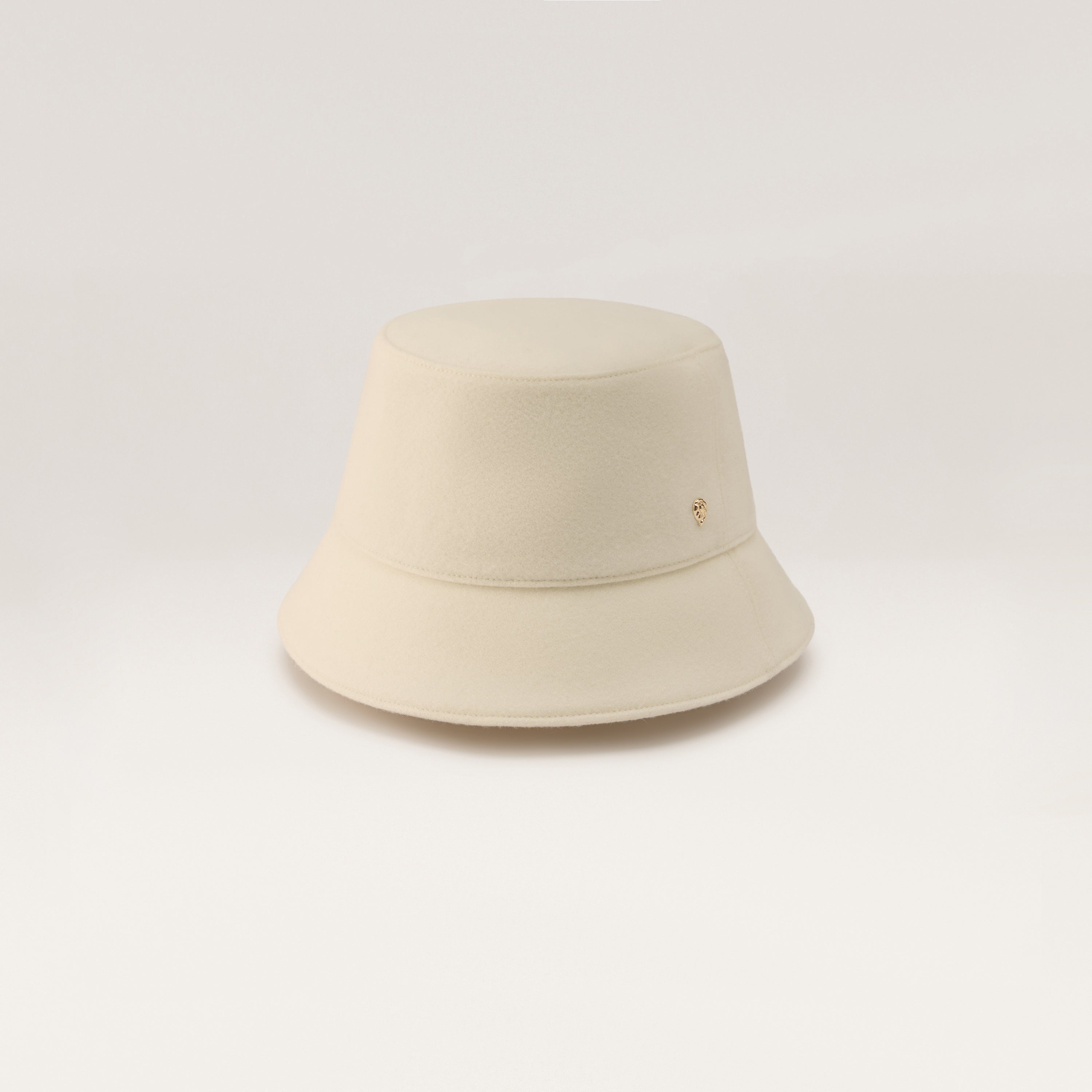 Cyrus Wool Bucket - Winter White | Helen Kaminski US