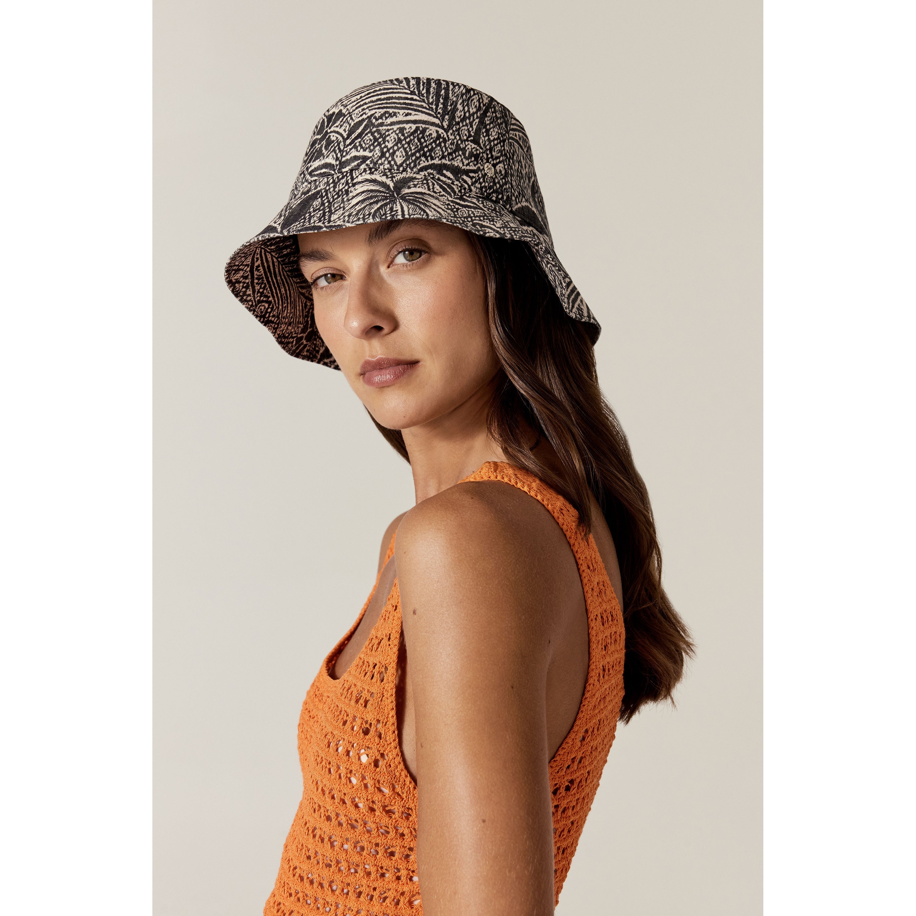 HELEN KAMINSKI バケットハット Delta Linen Print Bucket - Black - Bucket Hat | Helen Kaminski US