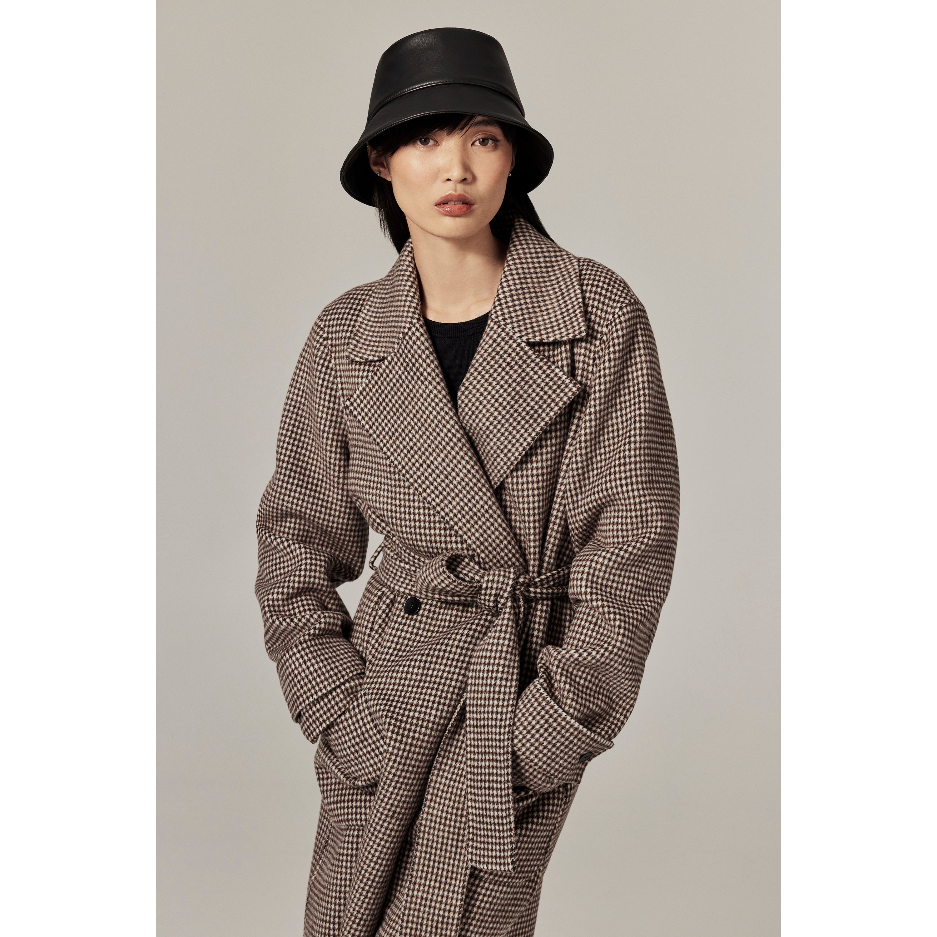 Buy Palmer Leather Bucket - Black - Helen Kaminski