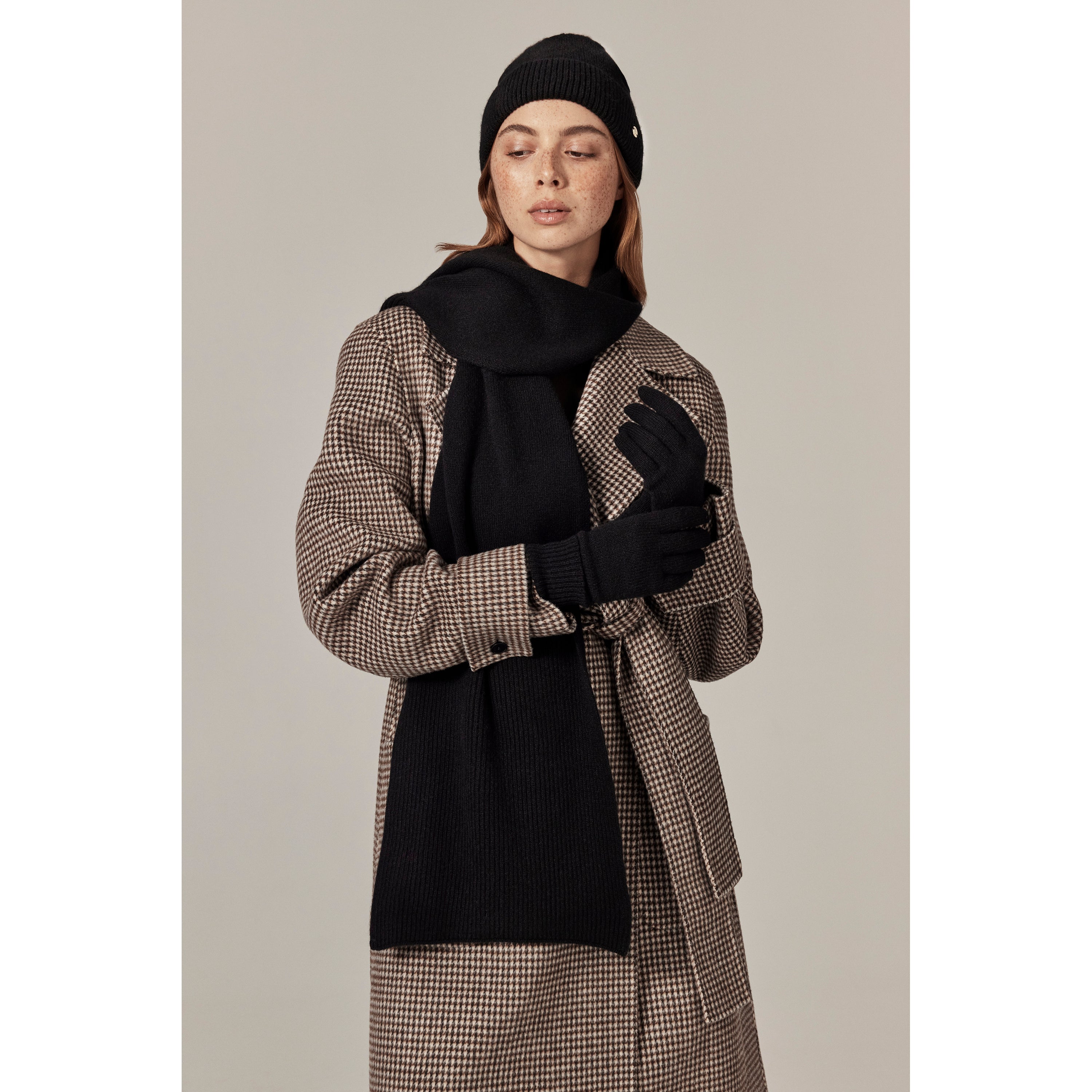 HAT52143_Black_2.jpg?v=1750740624