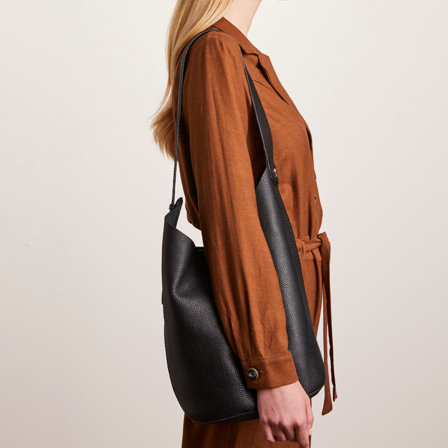 Carilla S Reve Leather Sac Bag Black - Helen Kaminski AU