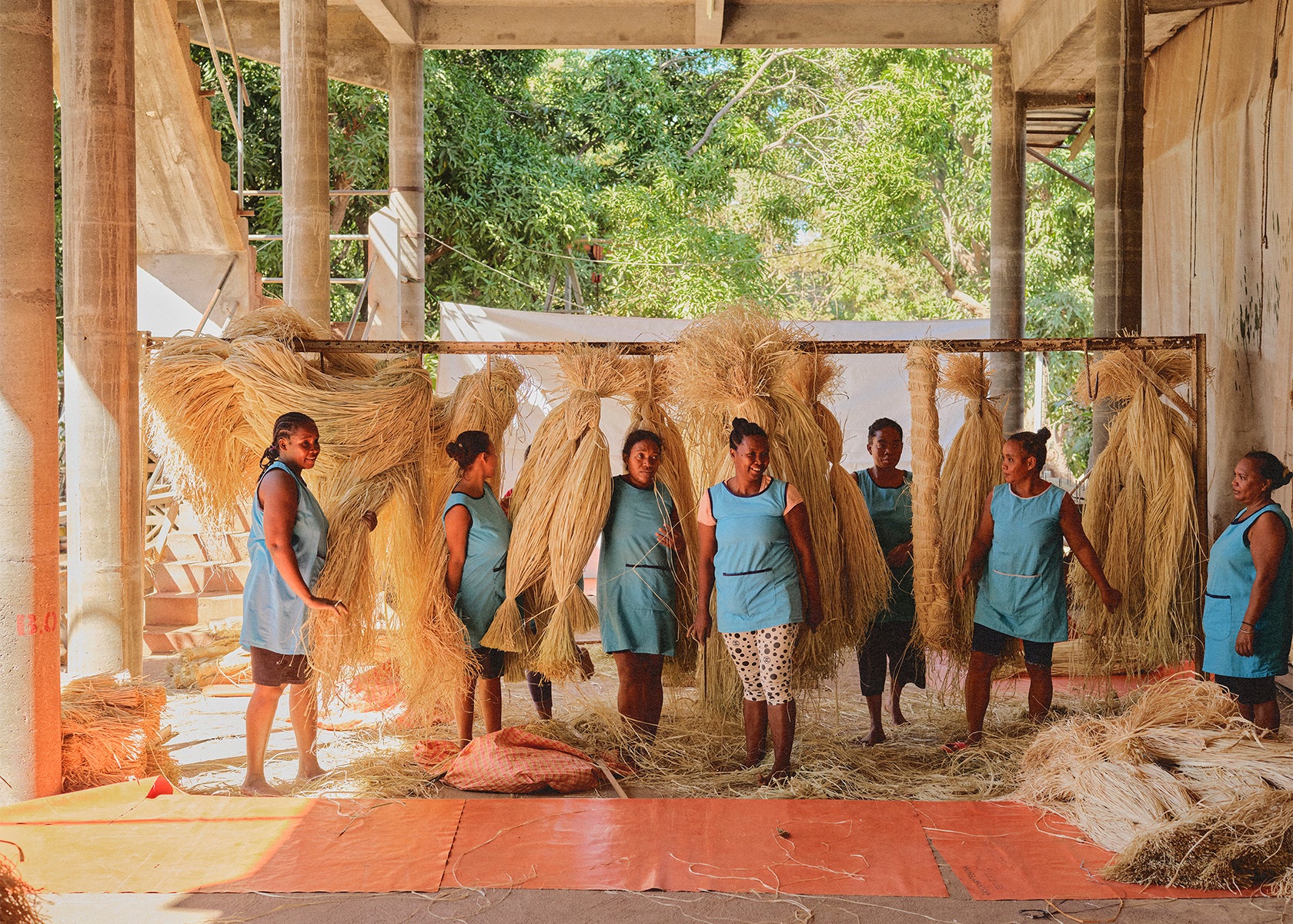 Raffia Example What is Raffia, and What Is Raffia Made From? - Helen Kaminski