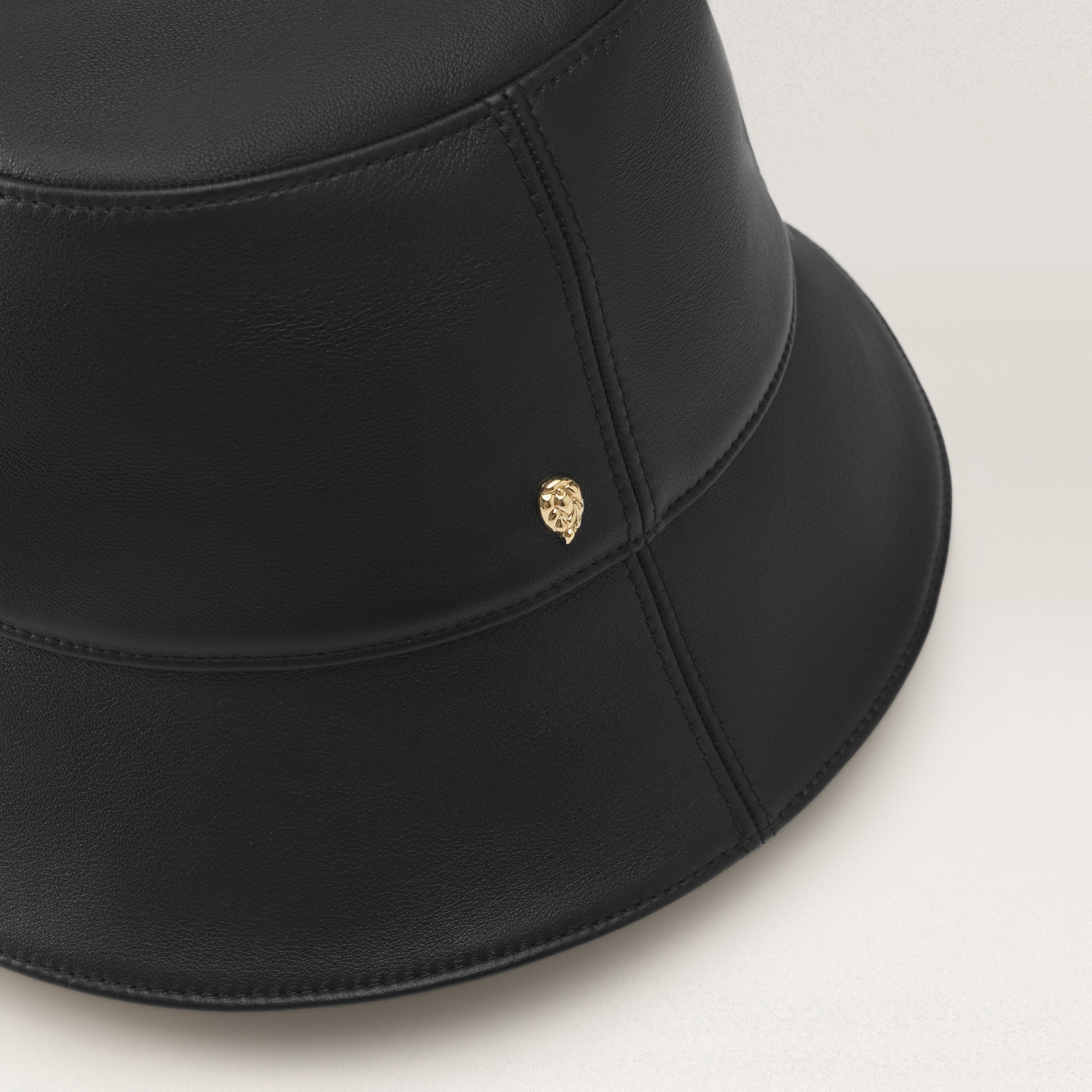 Buy Palmer Leather Bucket - Black - Helen Kaminski