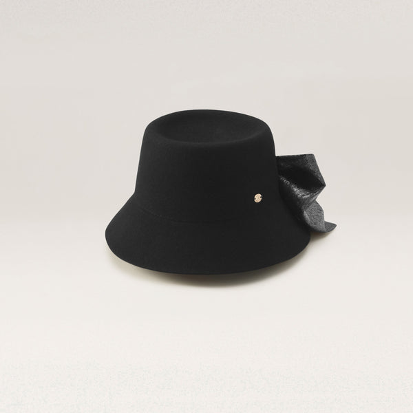 Buy Polly Conscious Bow Bucket - Black - Helen Kaminski display picture 1