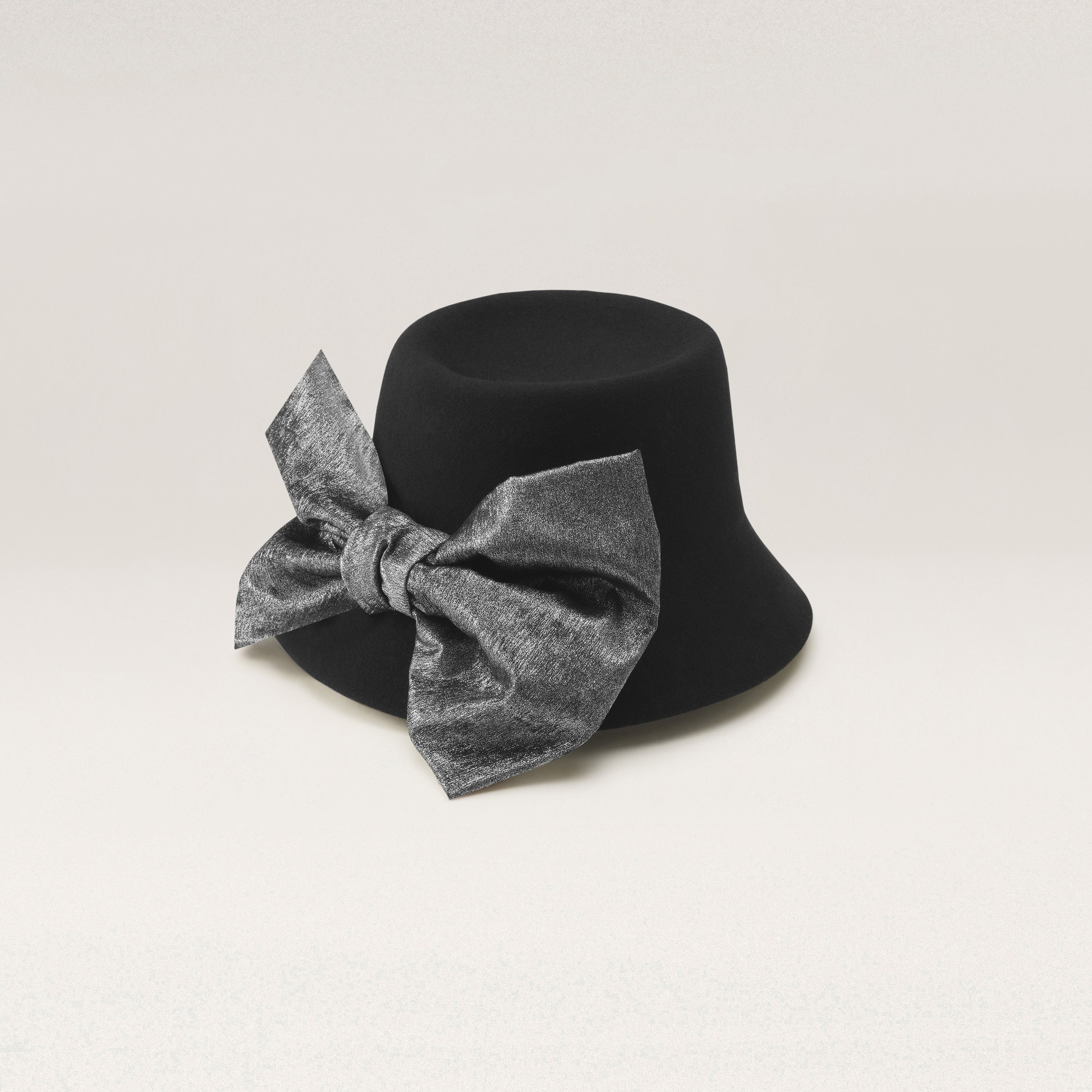 Kate Spade Black and White Bow Bucket Hat Shop Cloche Hat - Bow-Trimmed Wide Brim Bucket Hat | BABEYOND main image 2