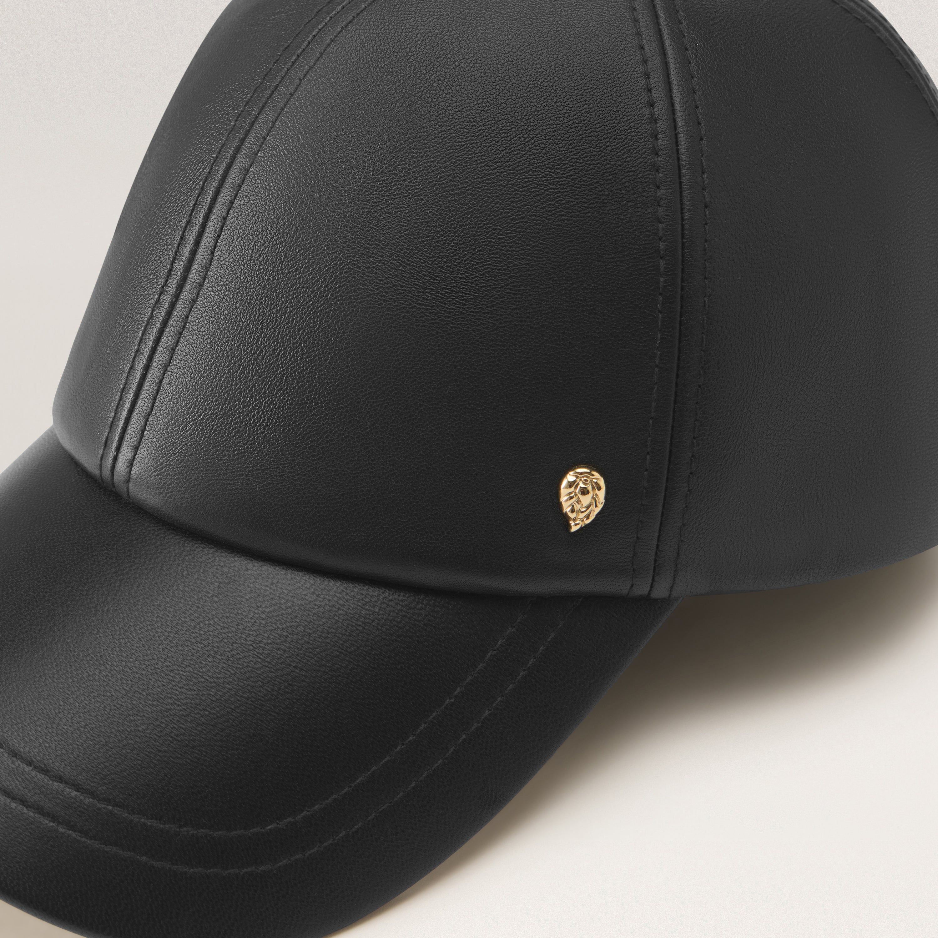 Buy Lexie Leather Cap - Black - Helen Kaminski