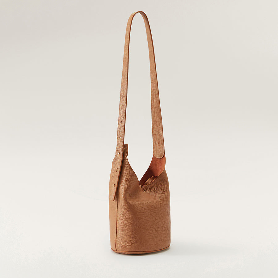 Madewell The Sling Crossbody Bag in Leather - Size One S