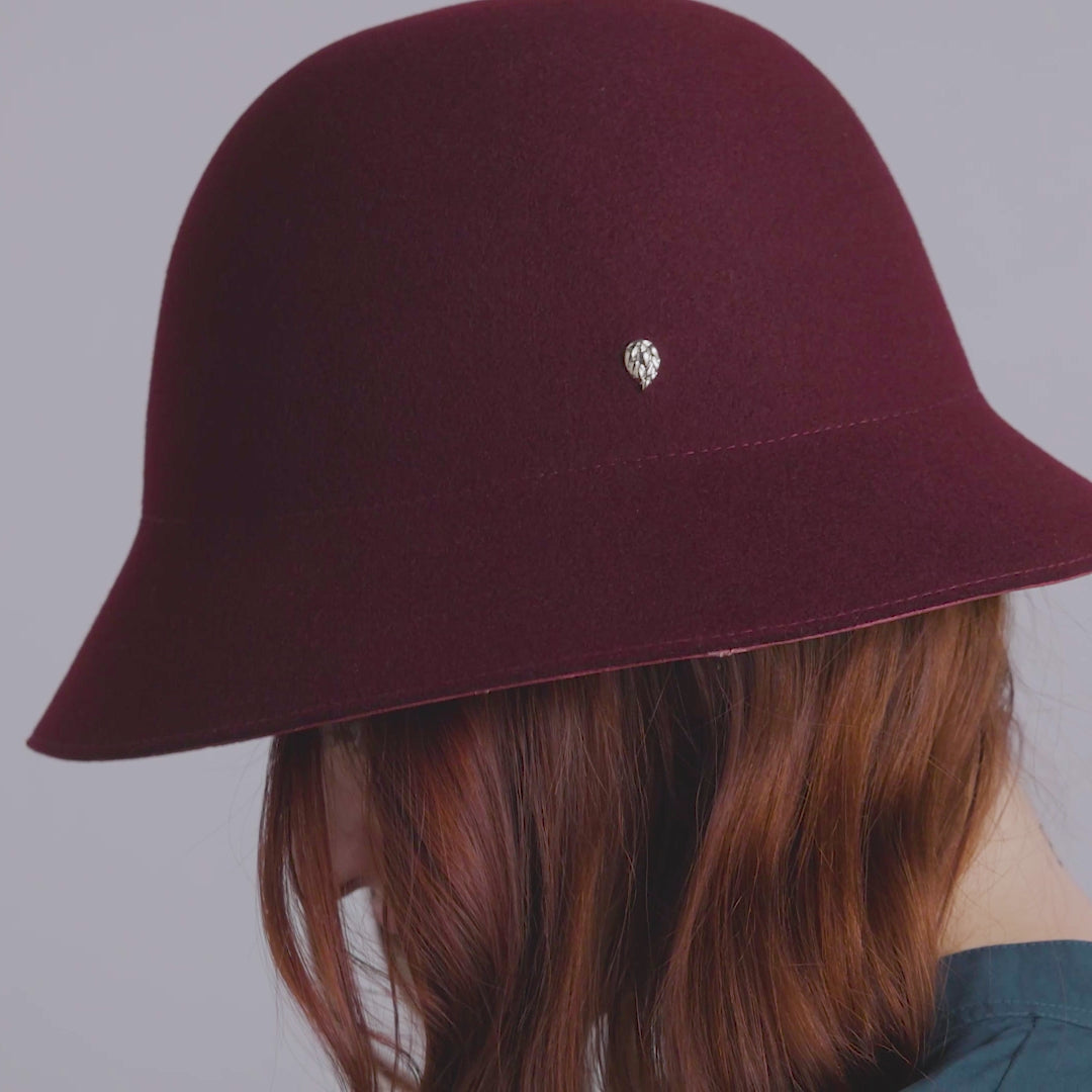 Mariko, Women's Red Felt Cloche Hat